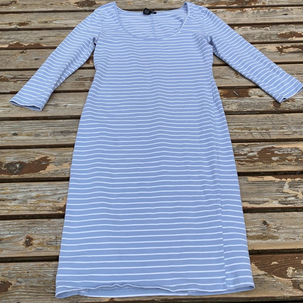 Forever 21 Ladies size Large Blue/White Striped Scoop Neck T-shirt Dress